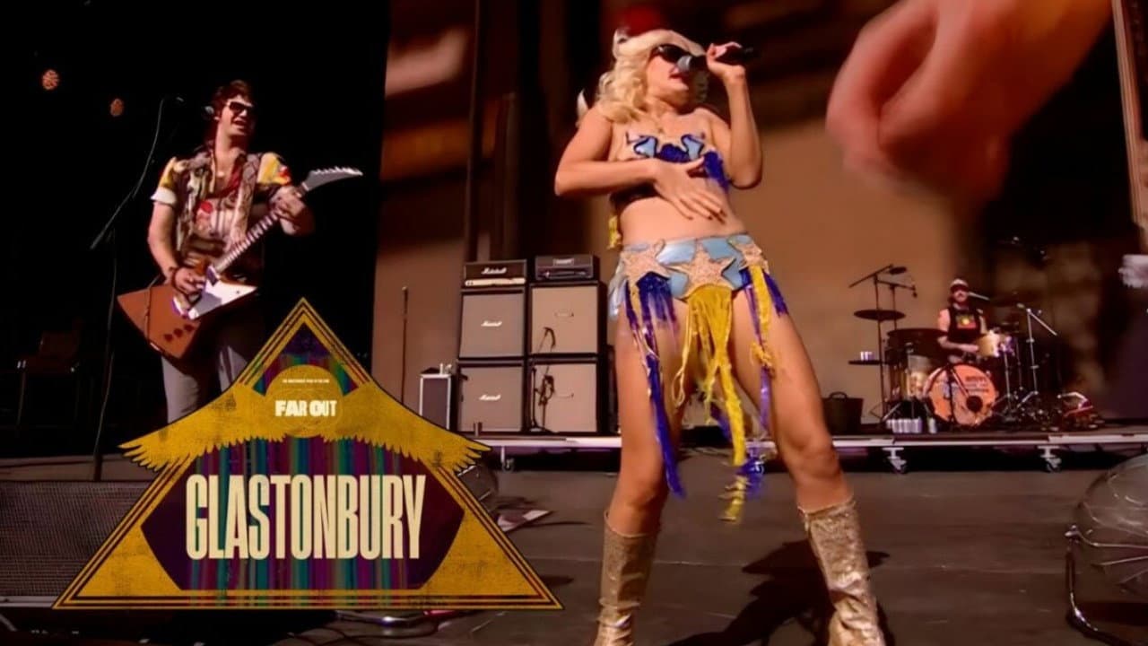 Amyl and the Sniffers - Glastonbury 2025