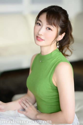 ROE-138 大学生の恋人を夢中にさせる、大人の色気と可愛さを併せ持つ人妻―。 澤乃かのか 42歳 AV DEBUT